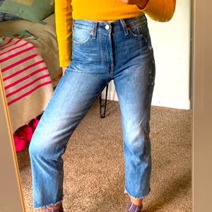 LEVI’s WEDGIE STRAIGHT